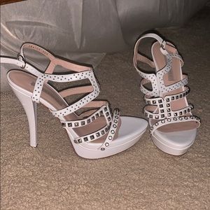 NEW W/O BOX: Pura Lopez white platform heel